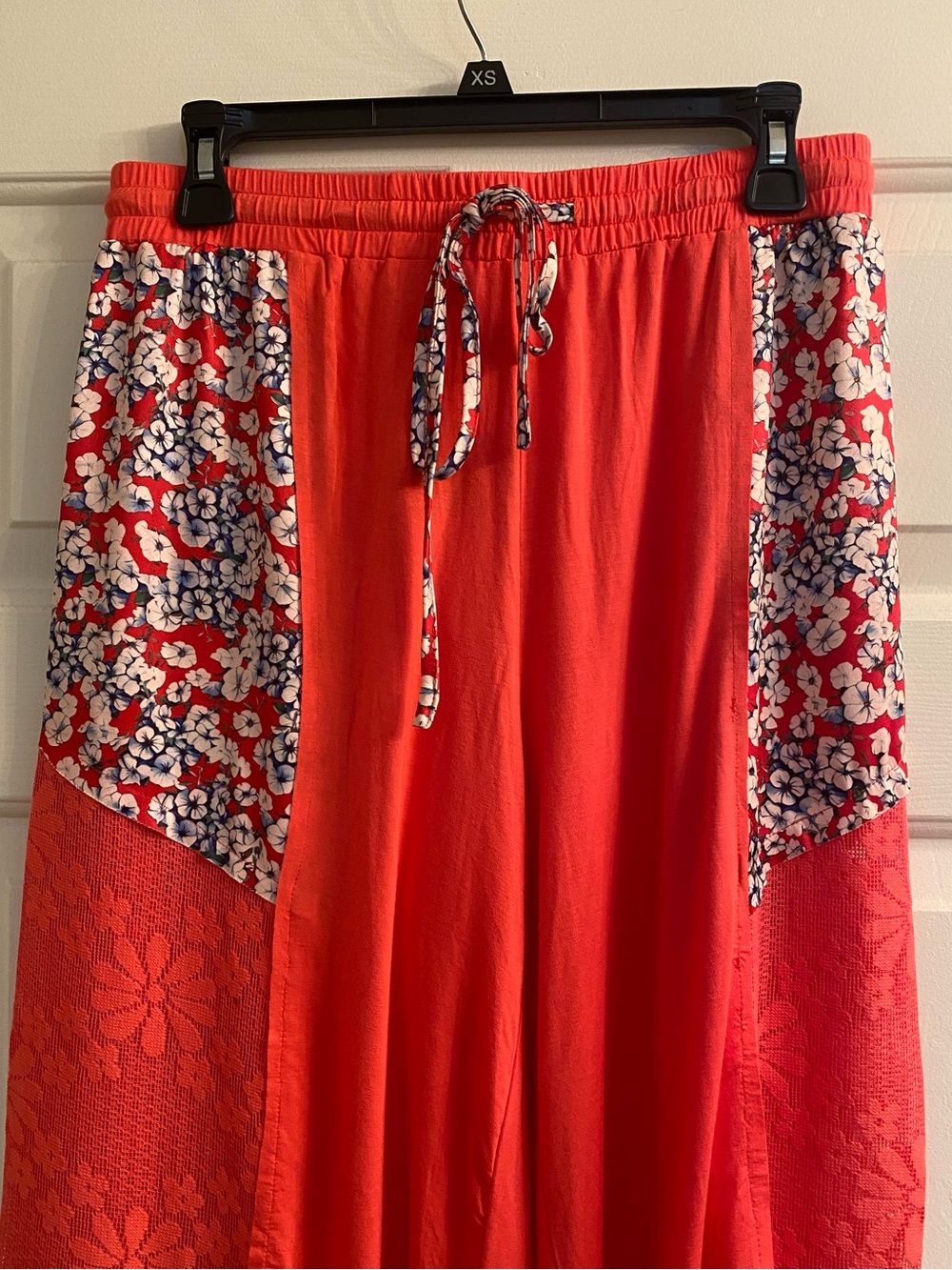 POL Red Floral Panel Wide-Leg Pants - Picture 3 of 6